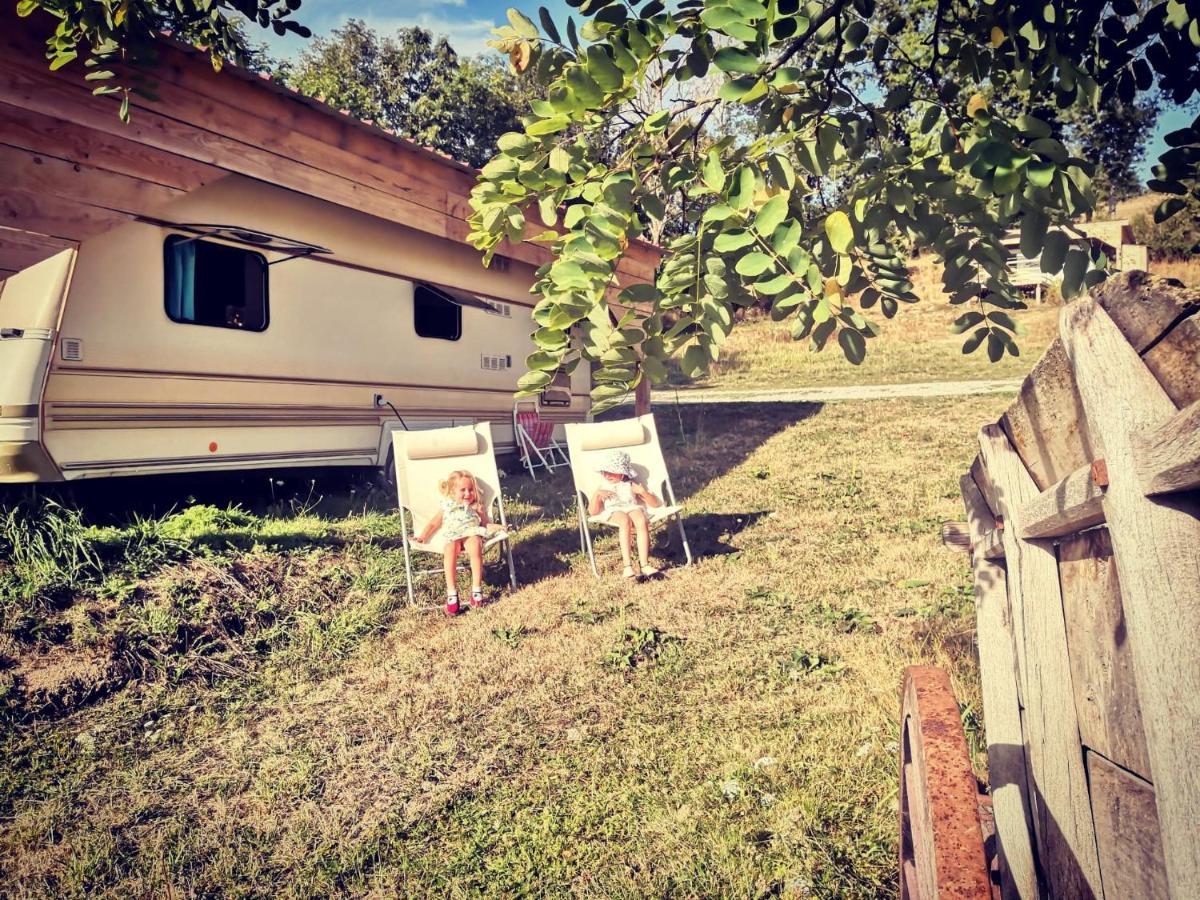 caradjango , caravane chauffée et climatisée Lupersat Extérieur photo